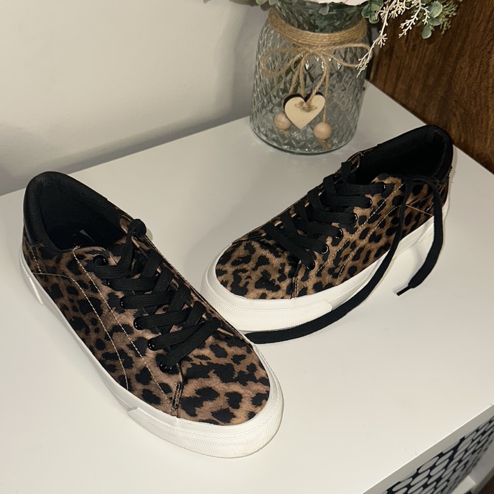 ZARA Leopard Print Sneakers 6.5 Like New! - Picture 5 of 15